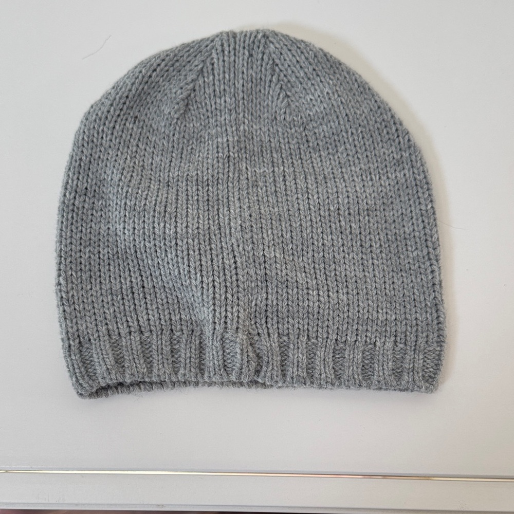 NWOT!!!!Gray Knit Kids Beanie with Cute Face Design - Picture 2 of 4